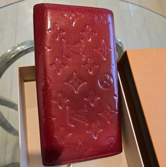 Sarah patent leather wallet Louis Vuitton With Complimentary Chain For Crossbody - Picture 4 of 15